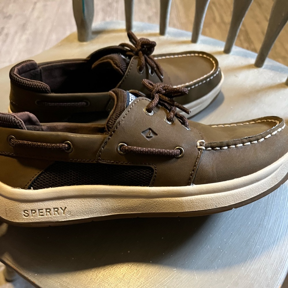 Sperry Shoes  - boys like new